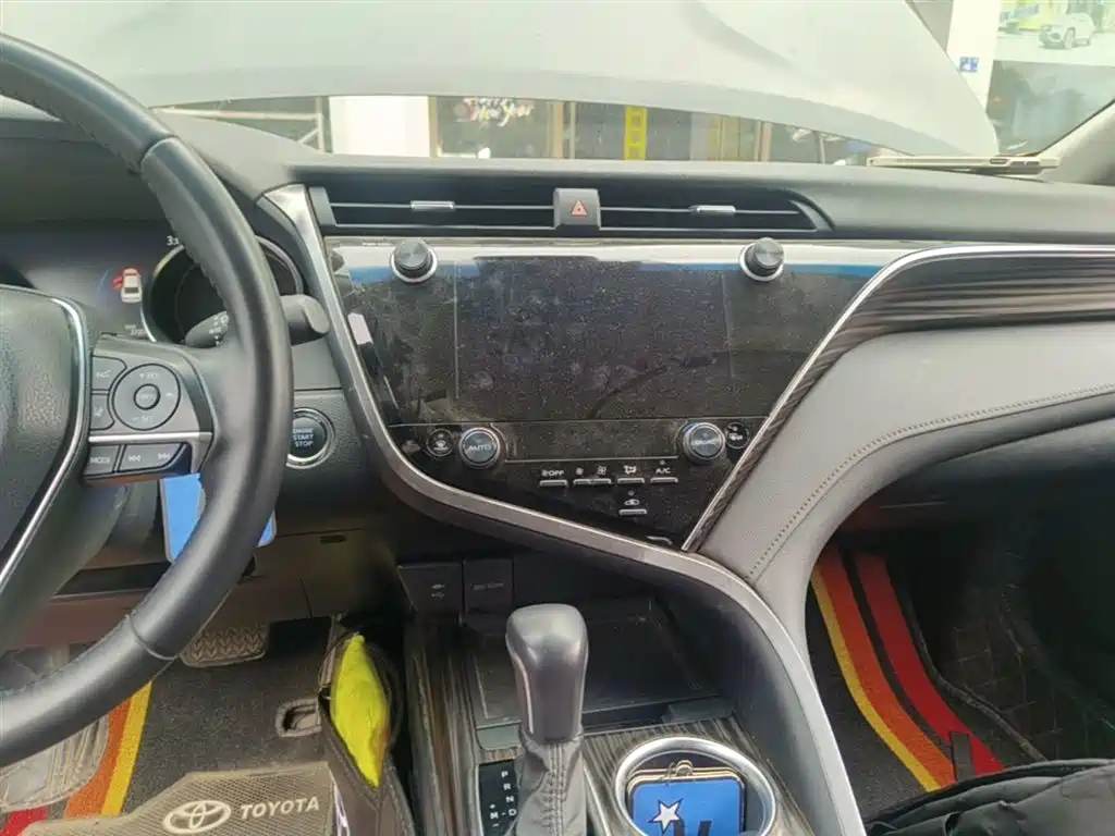 Toyota Camry 2020 — фото 13