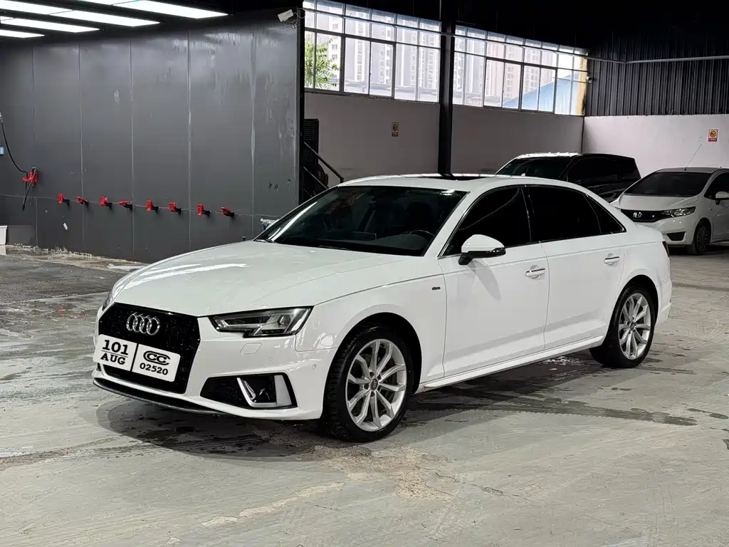 Audi A4L 2020 — фото 1