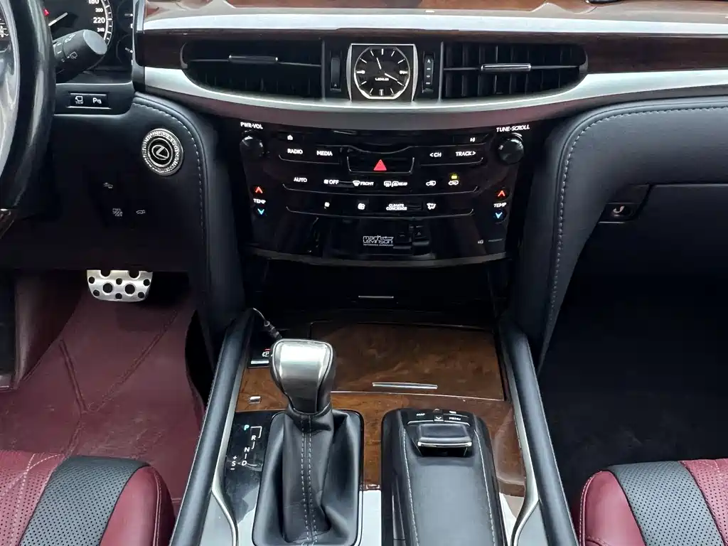 Lexus LX 2022 — фото 14