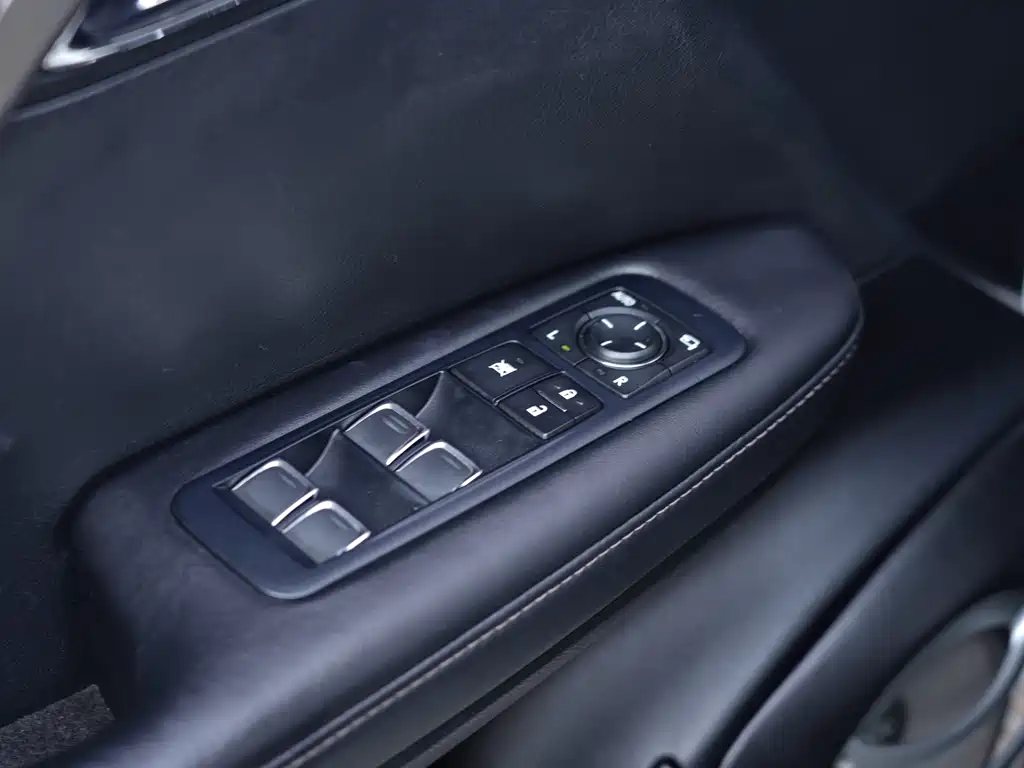 Lexus RX 2020 — фото 18