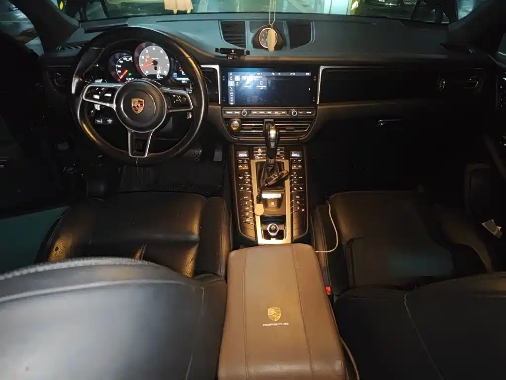 Porsche Macan 2020 — фото 13