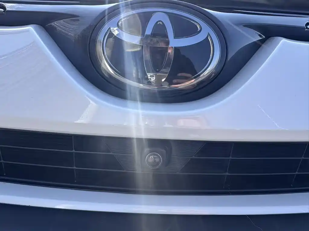 Toyota RAV4 2019 — фото 23