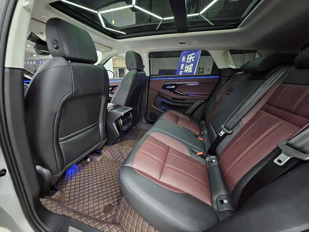 Land Rover Evoque 2023 — фото 14