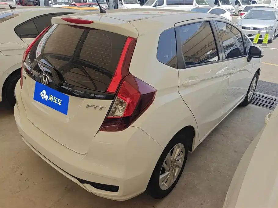 Honda Fit 2018 — фото 3