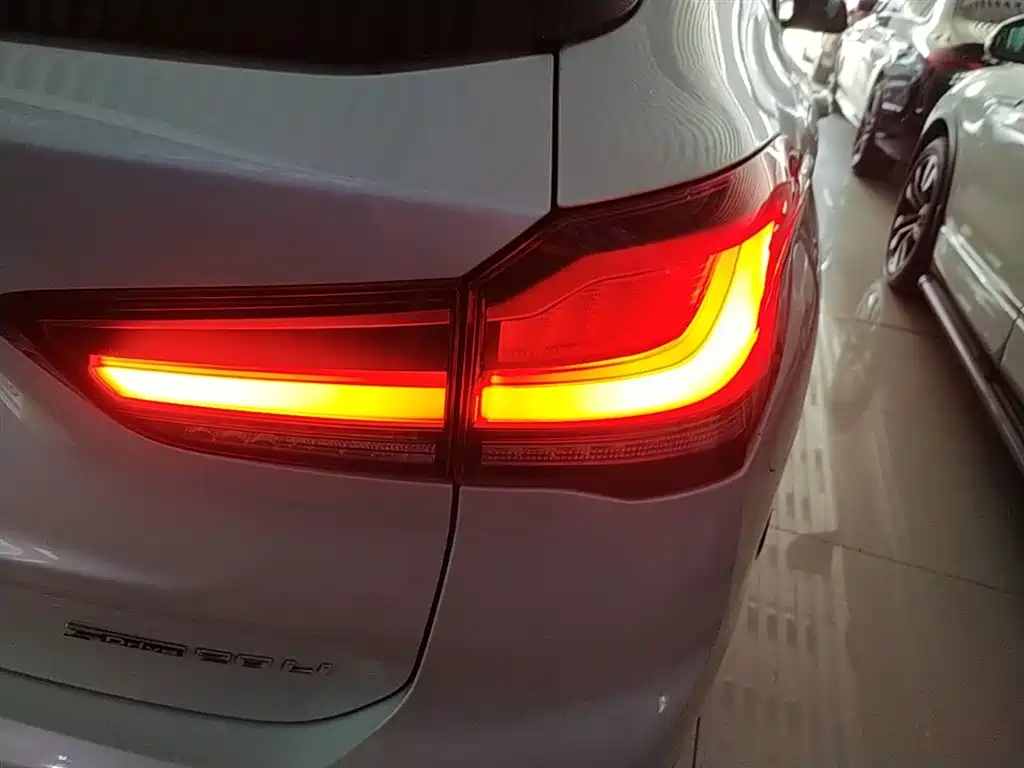 BMW X1 2020 — фото 8