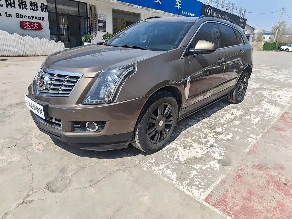 Cadillac SRX 2016 — фото 1