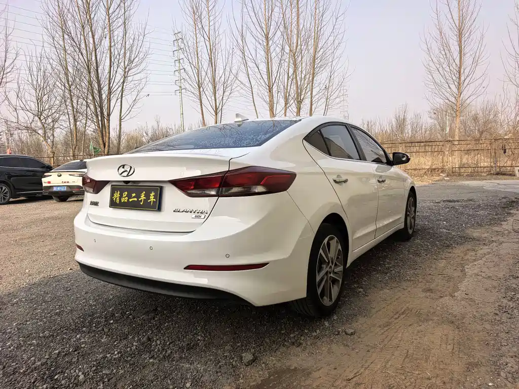 Hyundai Elantra 2019 — фото 8