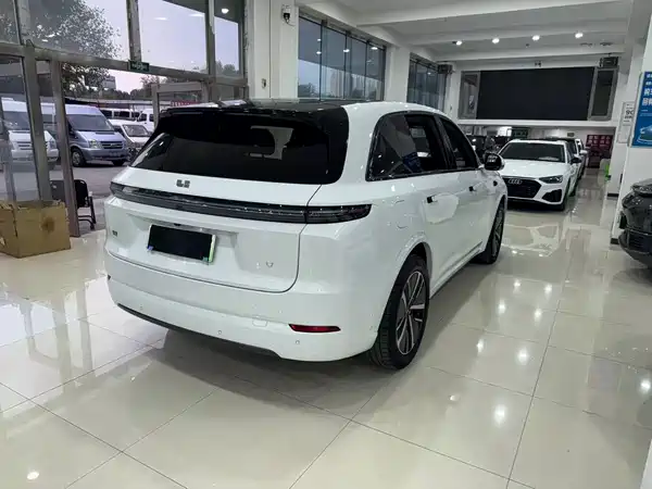 Li Auto L7 2025