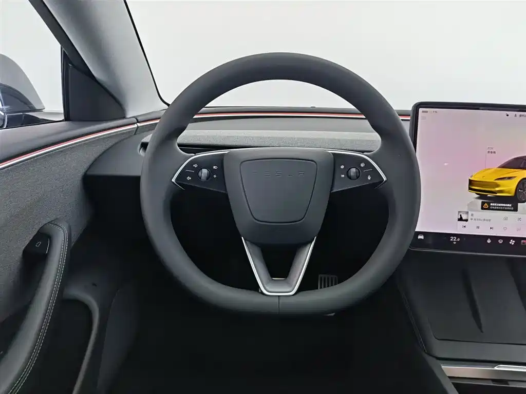 Tesla Model 3 2025 — фото 11