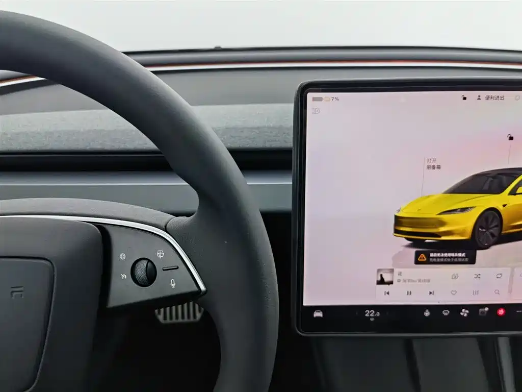 Tesla Model 3 2025 — фото 13