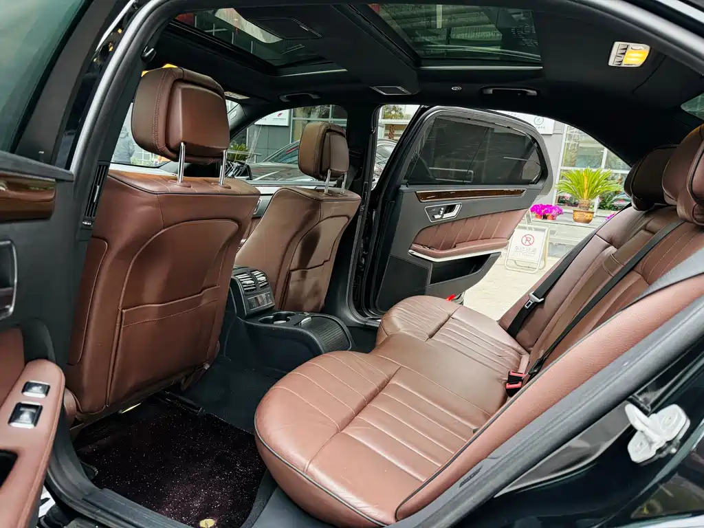 Mercedes-Benz E-Class 2015 — фото 13