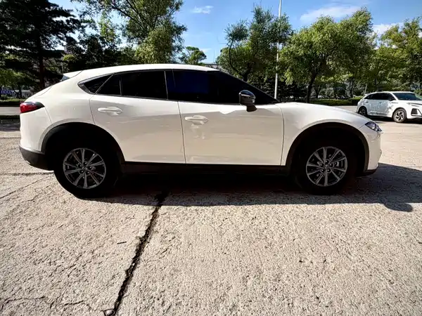 Mazda CX-4 2023