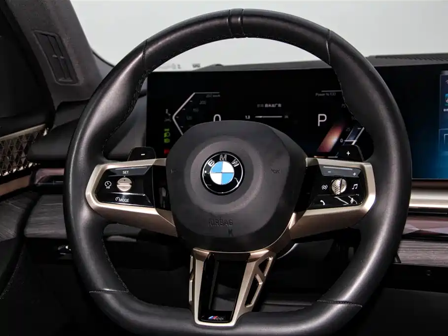 BMW 5 Series 2025 — фото 15