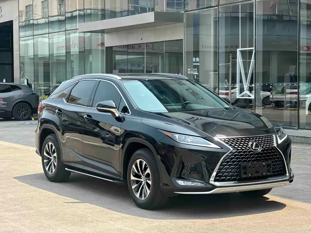 Lexus RX 2021 — фото 1