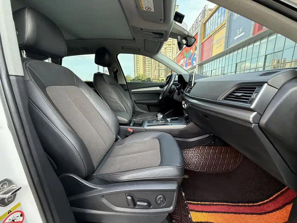 Audi Q5L 2019 — фото 10