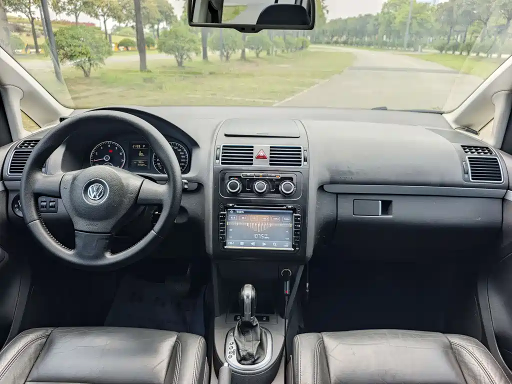 Volkswagen Touran 2016 — фото 20