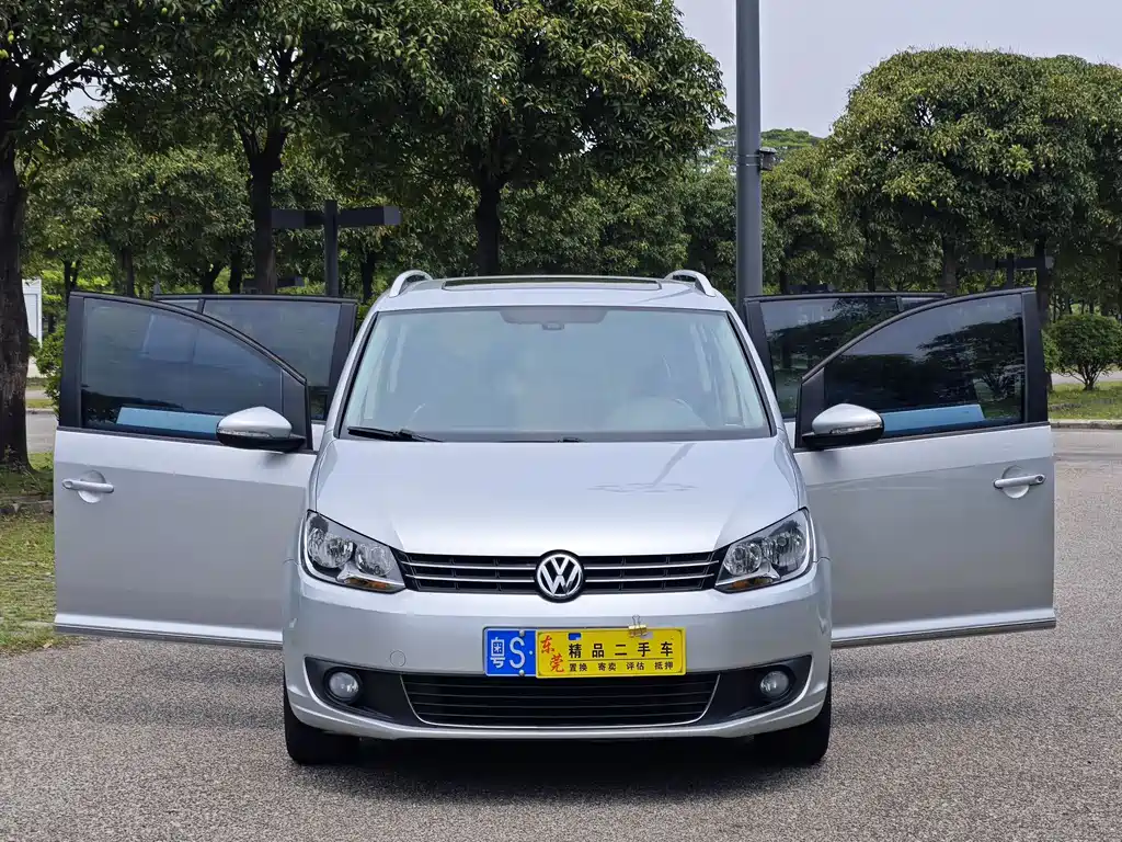 Volkswagen Touran 2016 — фото 11