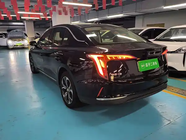 Hongqi E-QM5 2022