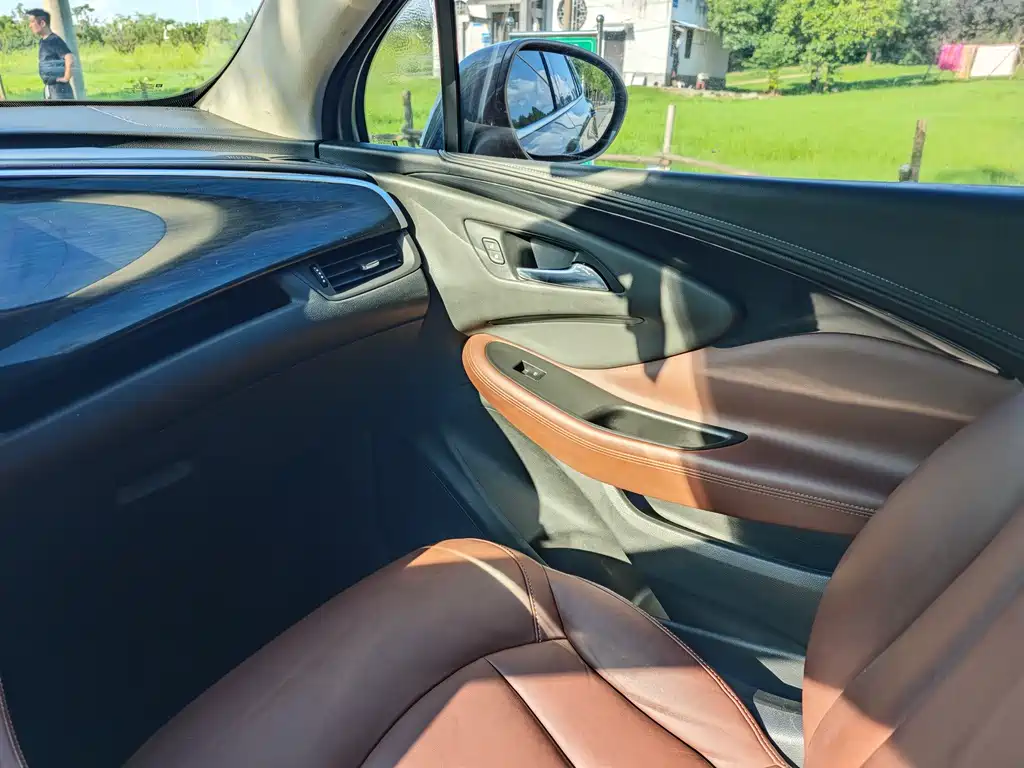 Buick Envision Plus 2018 — фото 12