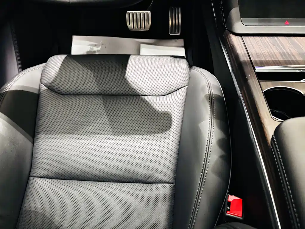Tesla Model X 2023 — фото 9