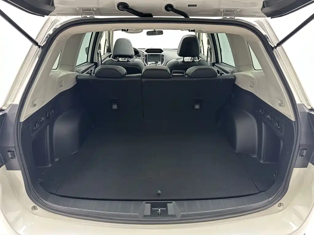 Subaru Forester 2023 — фото 17
