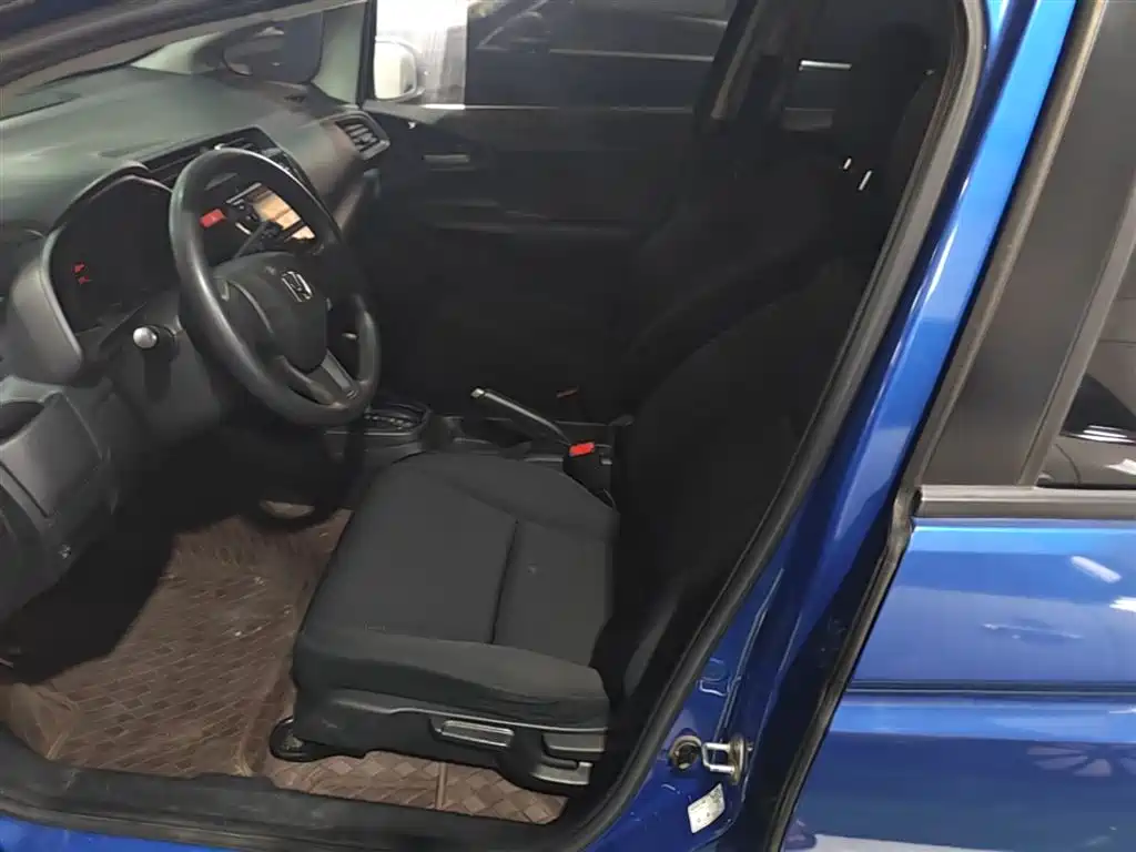 Honda Fit 2017 — фото 15