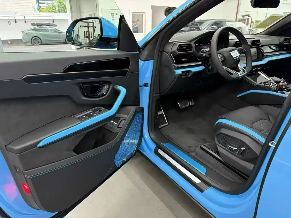Lamborghini Urus SE — фото 4
