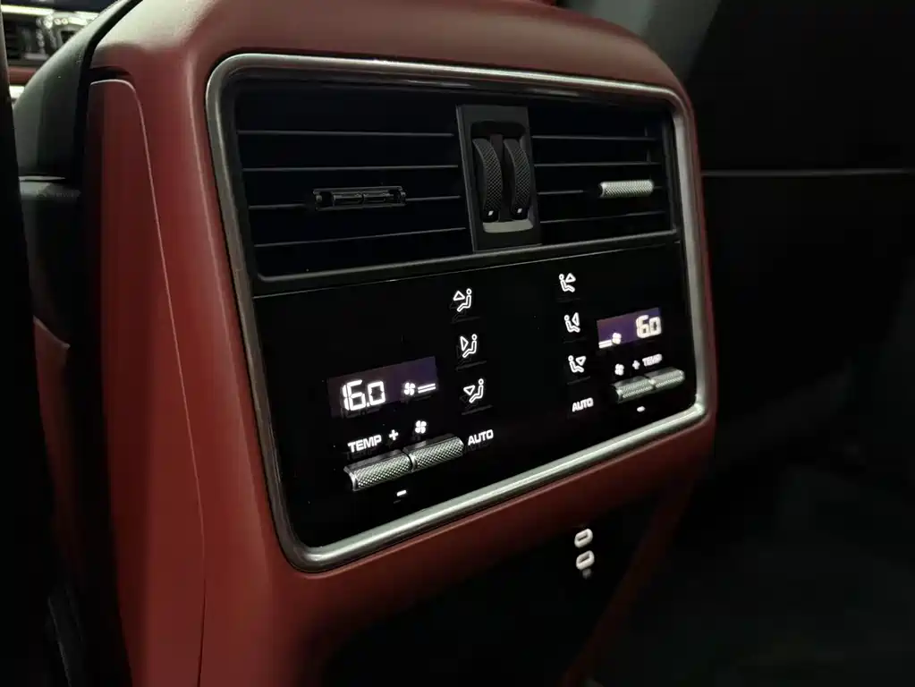 Porsche Cayenne 2020 — фото 15