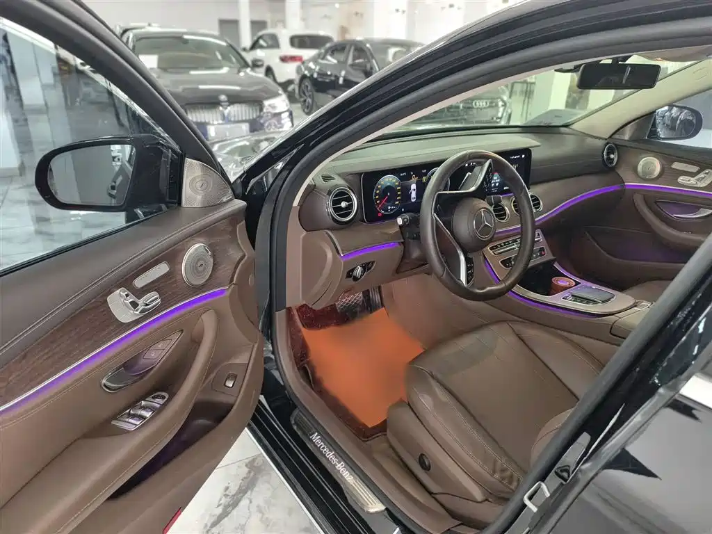 Mercedes-Benz E-Class 2023 — фото 10