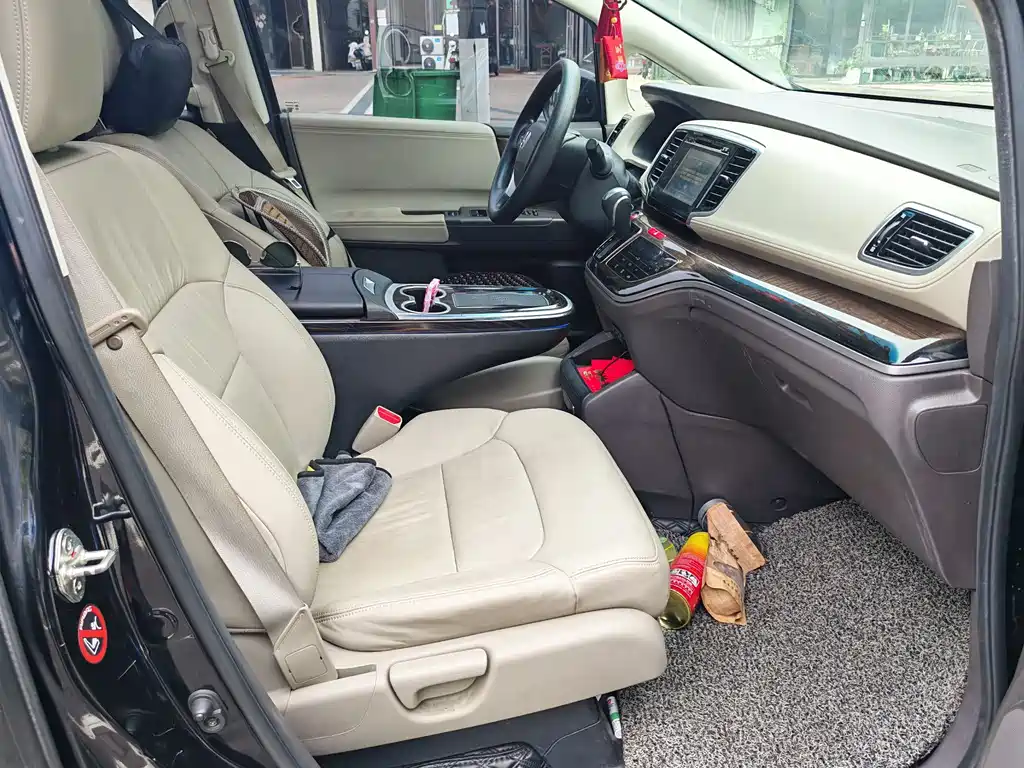 Honda Odyssey 2017 — фото 19