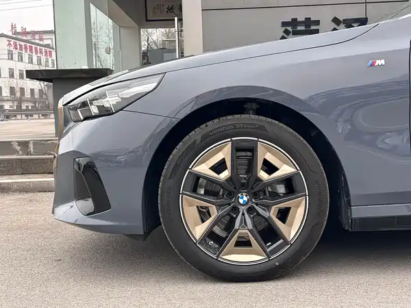 BMW 5 Series 2024