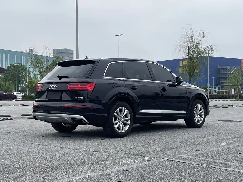 Audi Q7 2019 — фото 7