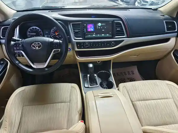 Toyota Highlander 2016