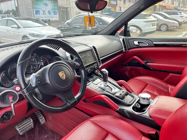 Porsche Cayenne 2011