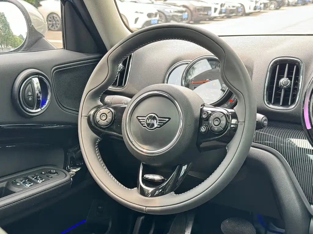 MINI Countryman 2019 — фото 10
