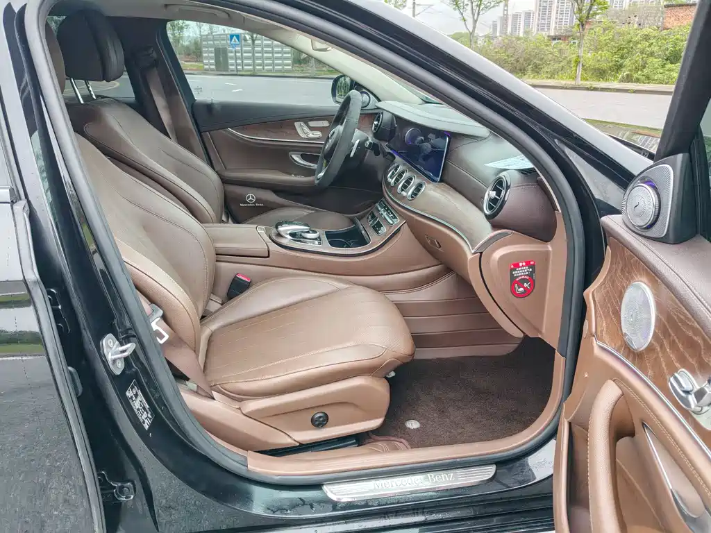 Mercedes-Benz E-Class 2018 — фото 13