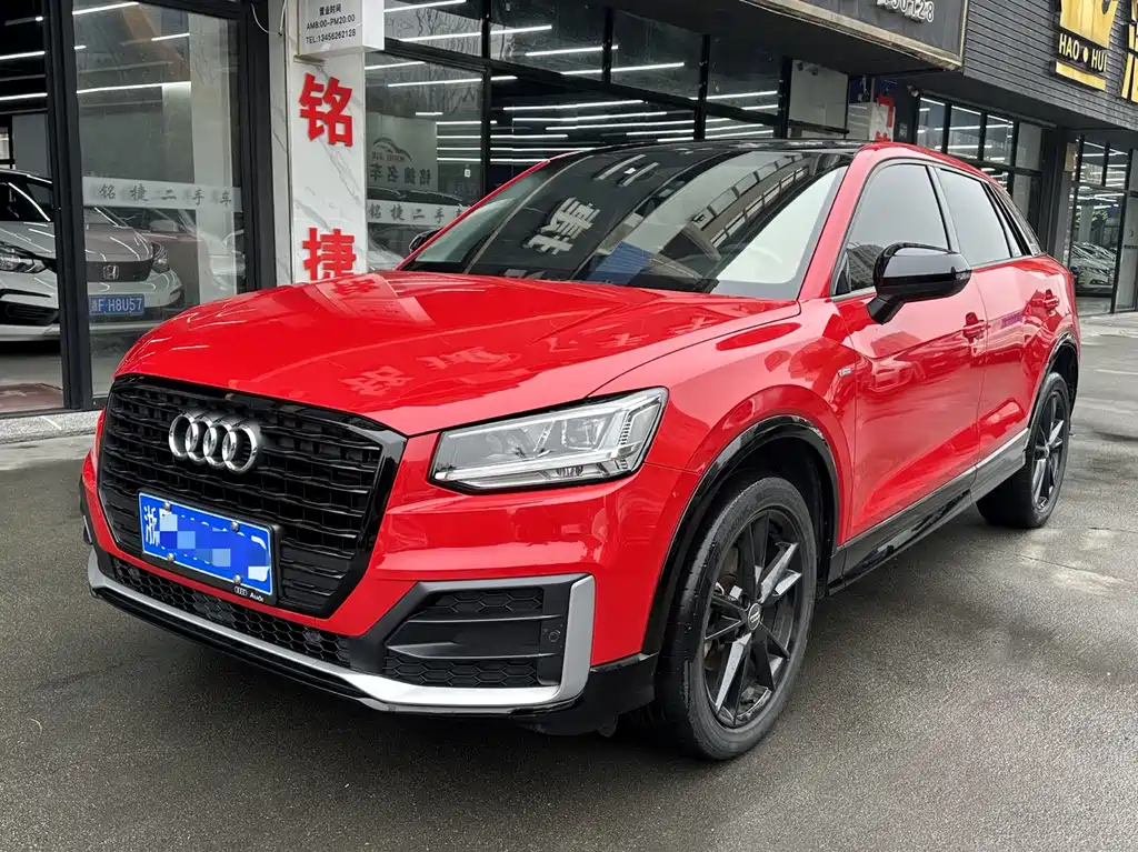 Audi Q2L 2021 — фото 1