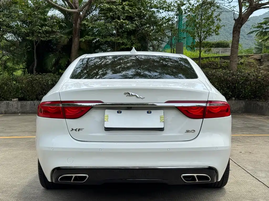 Jaguar XFL 2017 — фото 17