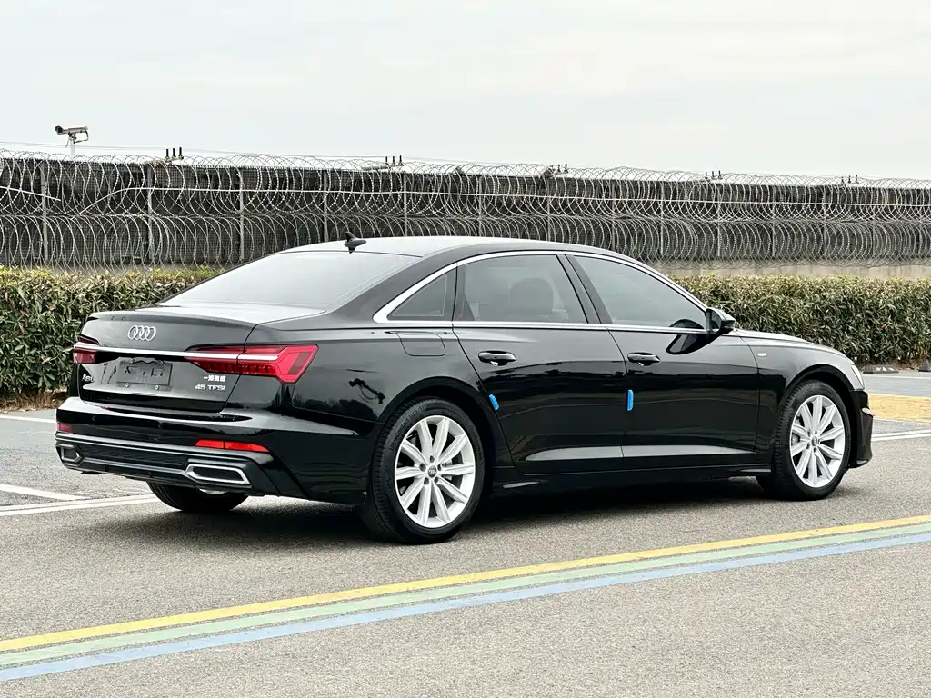 Audi A6L 2022
