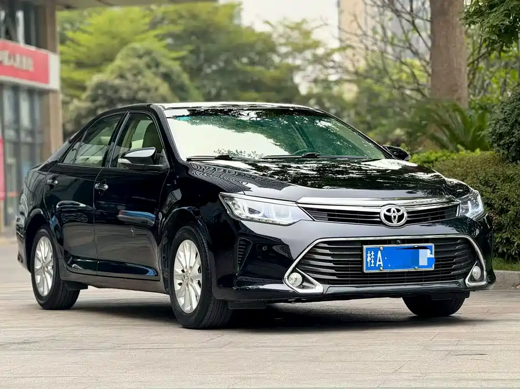 Toyota Camry 2017 — фото 3