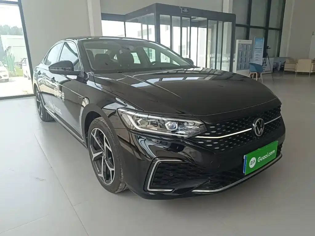 Volkswagen Passat 2025
