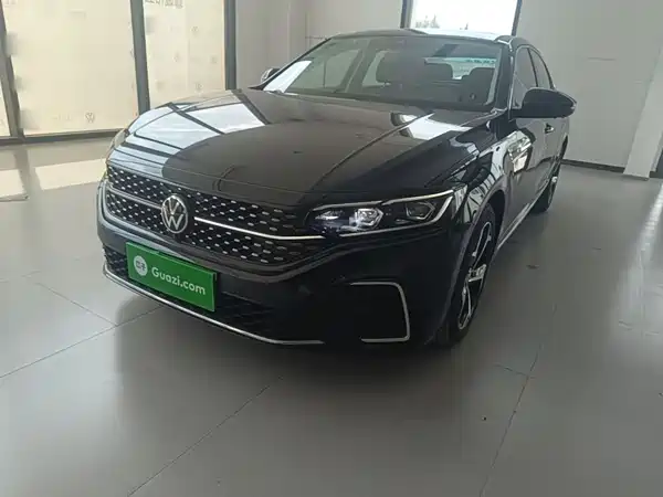 Volkswagen Passat 2025