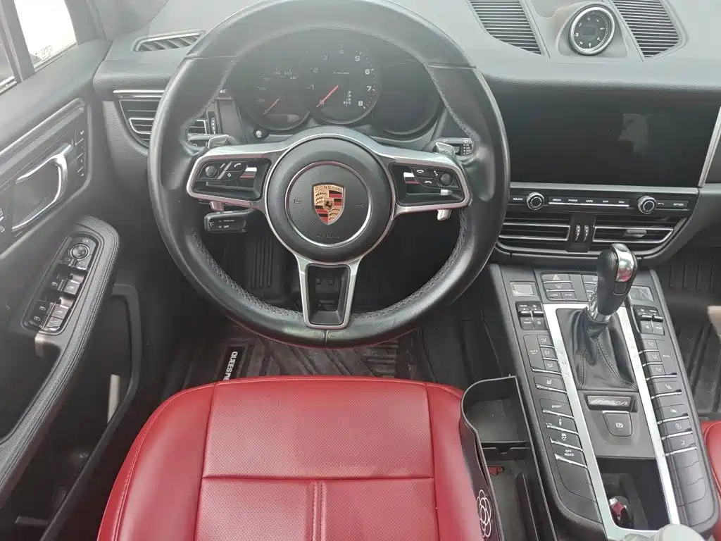 Porsche Macan 2020 — фото 11