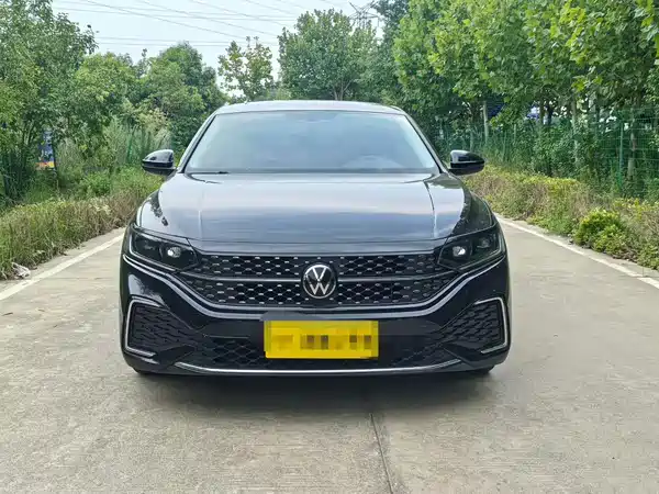 Volkswagen Passat 2023