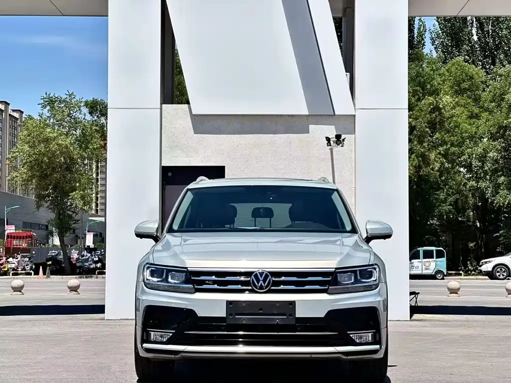 Volkswagen Tiguan L 2021 — фото 2