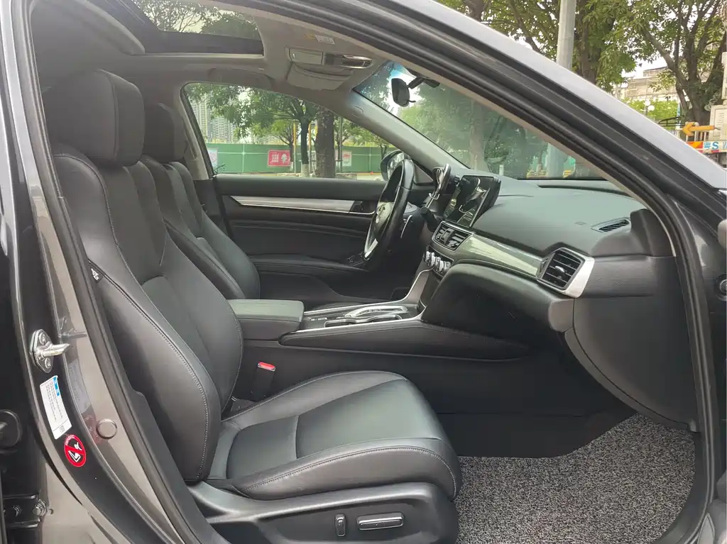 Honda Accord 2023 — фото 16