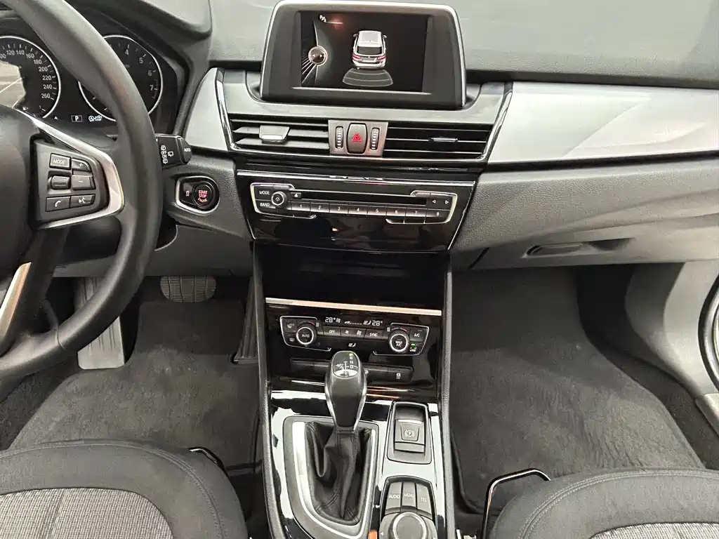 BMW 2 Series Active Tourer 2018 — фото 12