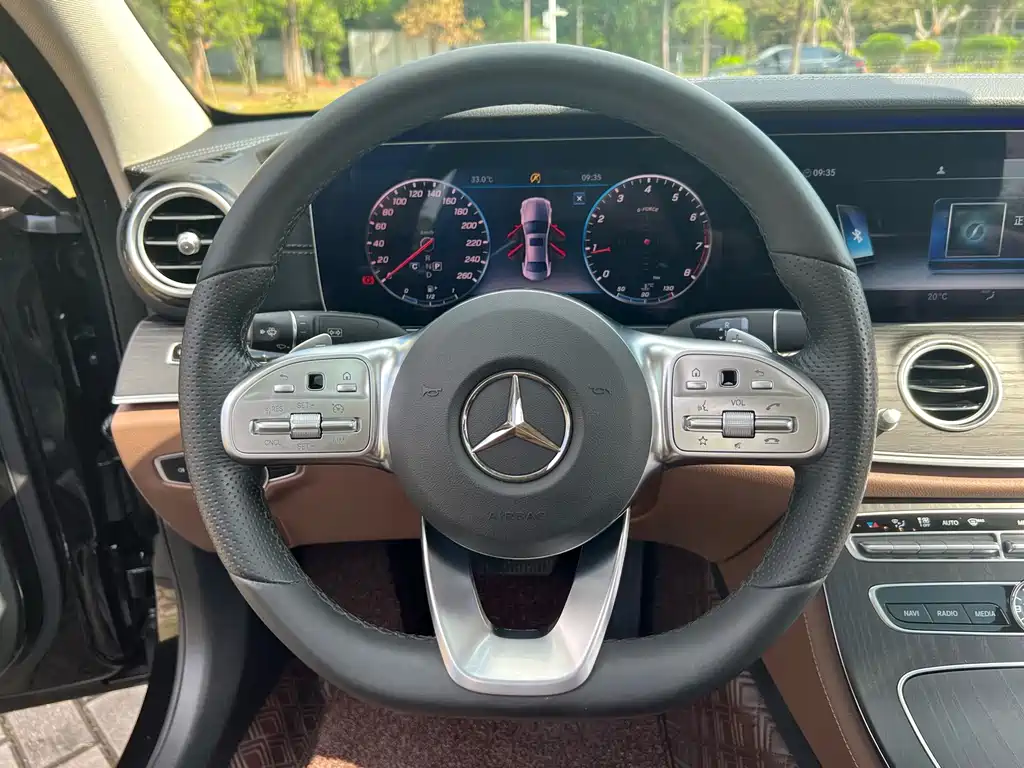 Mercedes-Benz E-Class 2020 — фото 12