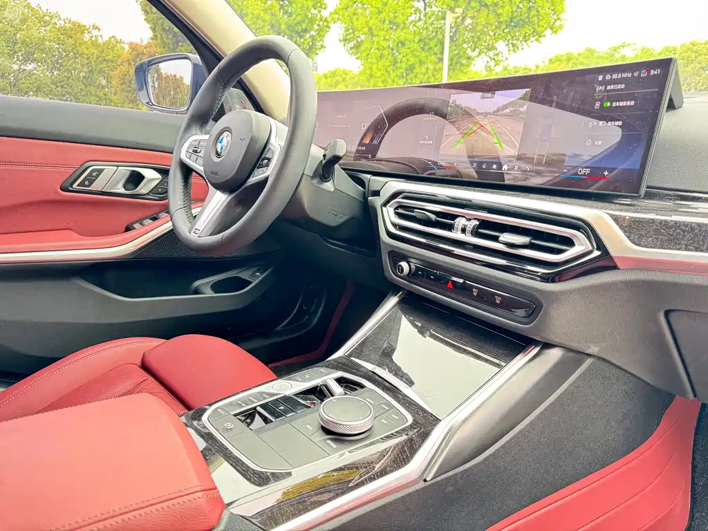 BMW 3 Series 2024 — фото 10