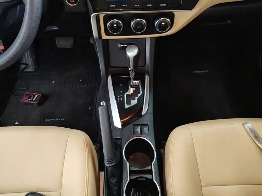 Toyota Corolla 2018 — фото 14